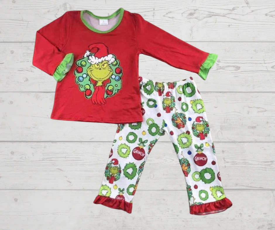 Wreathin’ around with the grinch red