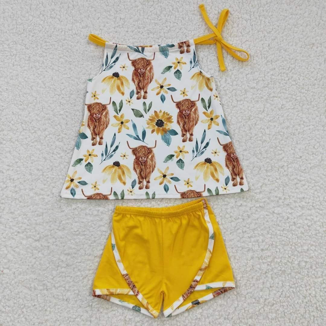 Delicate flowers & cows tied short set