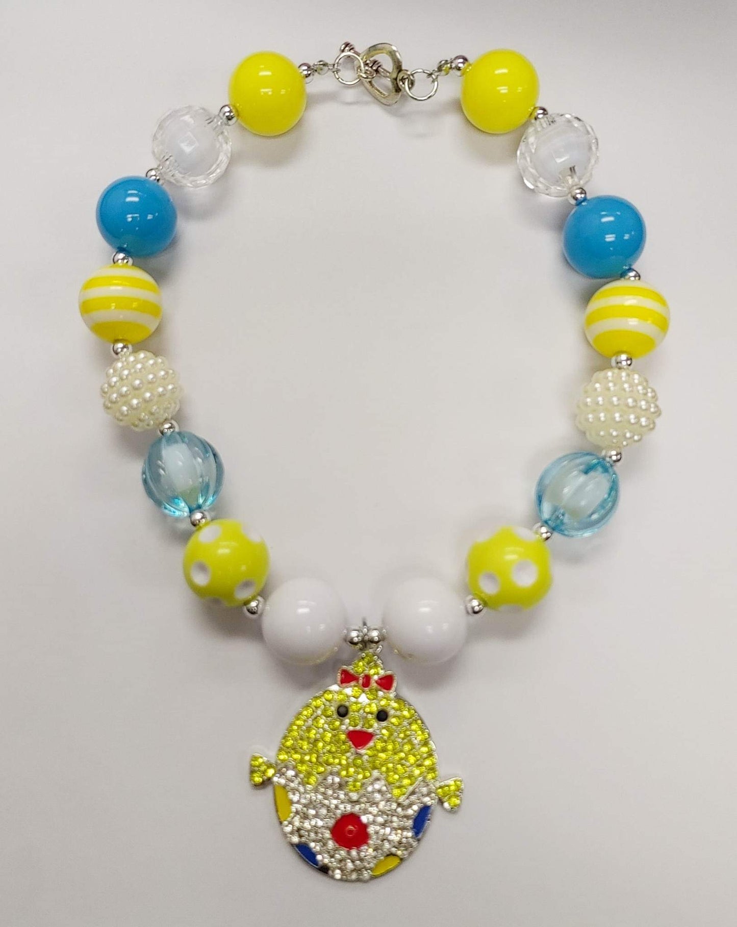 Chick-a-egg bubblegum necklace blue